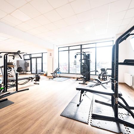 The Golden Studio - With Free Gym ブカレスト エクステリア 写真
